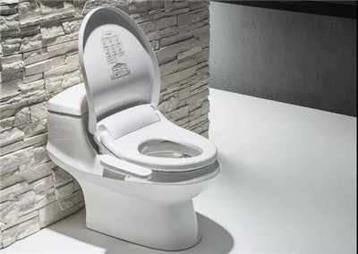 讓馬桶蓋潔白如新 實用清潔妙招與選購建議